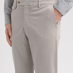 Pantalone slim gabardina di cotone stretch 44 / BEIGE