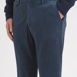 Pantalone slim gabardina di cotone stretch 44 / BLU