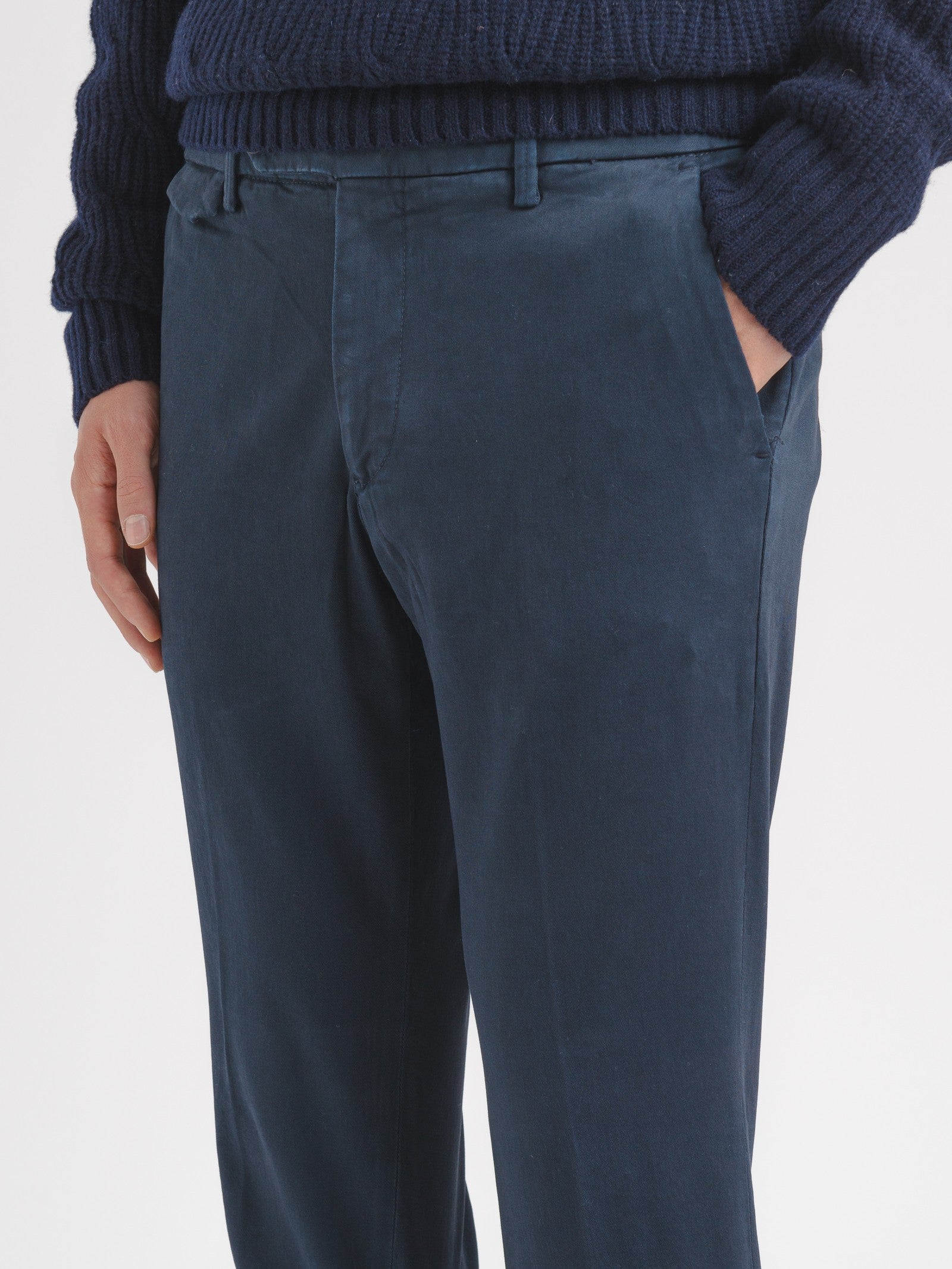 Pantalone slim gabardina di cotone stretch 44 / BLU