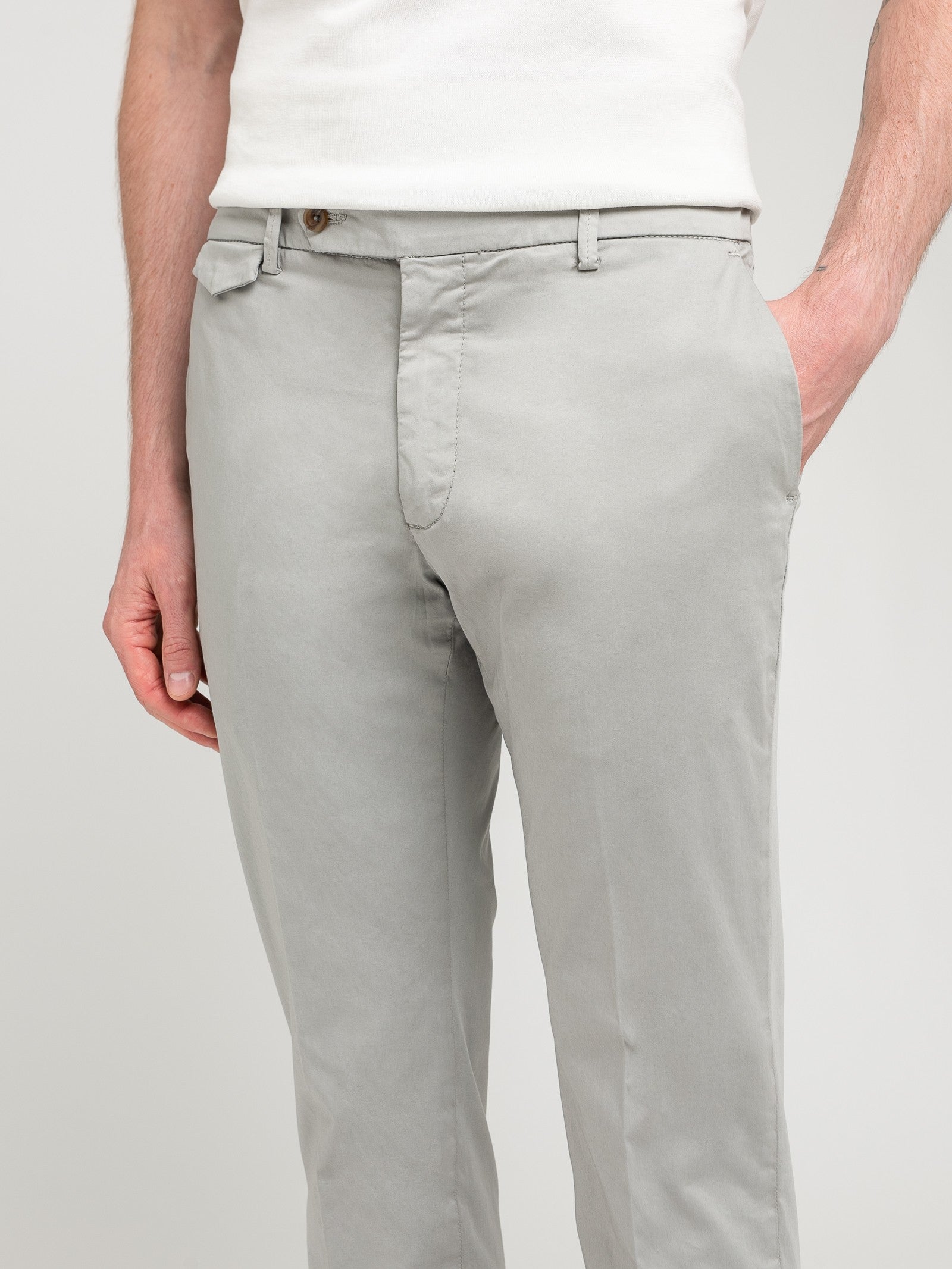Pantalone slim raso di cotone stretch 44 / GRIGIO