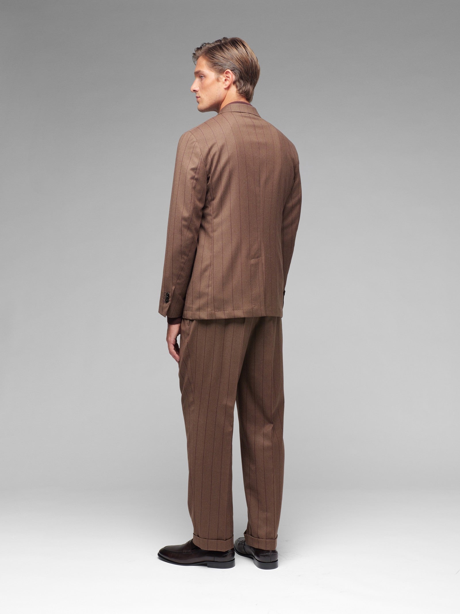 Abito doppiopetto gessato pura lana stretch 44 / MARRONE